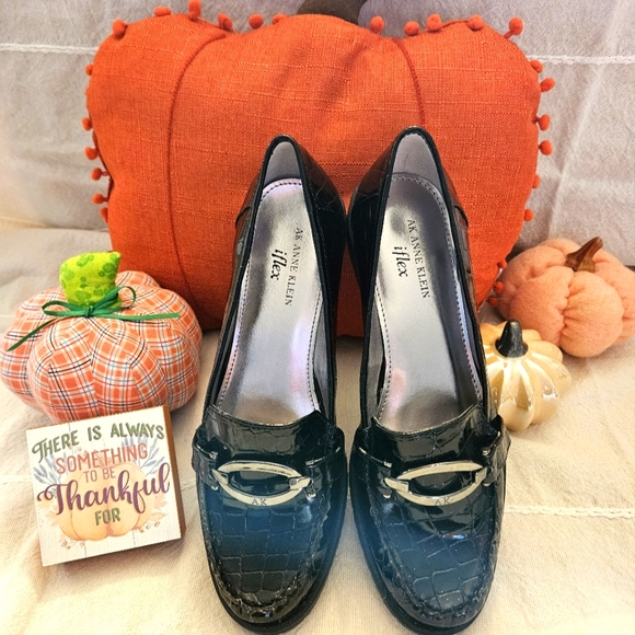 Anne Klein Shoes - NWOT Anne Klein Black Loafer Size 8